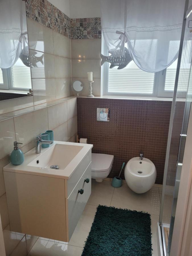 Haus Nathalie Villa เชซัช ภายนอก รูปภาพ